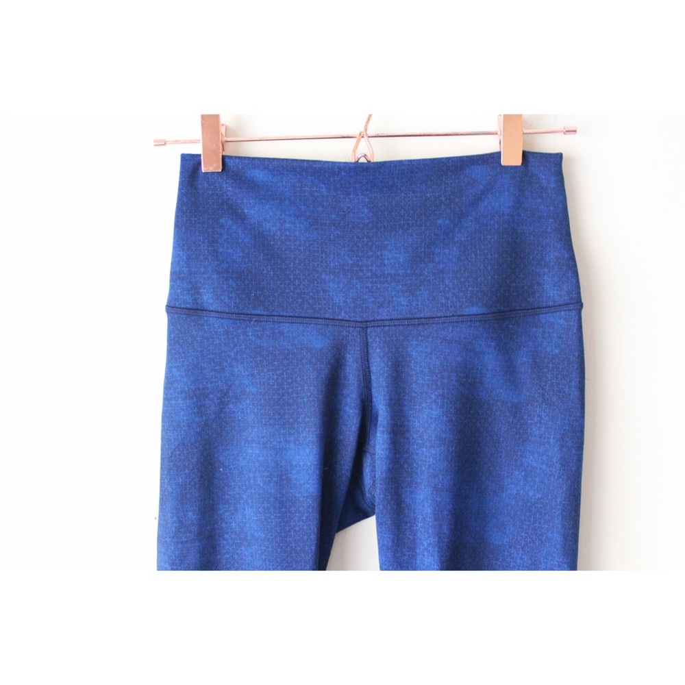Lululemon Wunder Under Crop - Picture 6 of 11